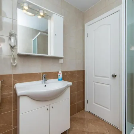 Appartamento Nmn - With Balcony 3 *