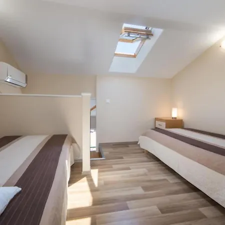 Nmn - With Balcony 3 * Drvenik (Split-Dalmatia)